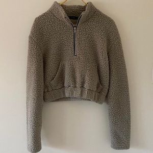 Cropped grey sherpa zip-up